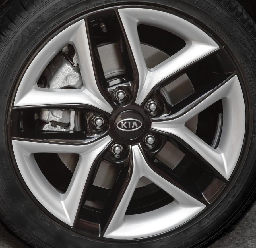  Kia Forte Koup 2009 года  (фото 13 из 169)